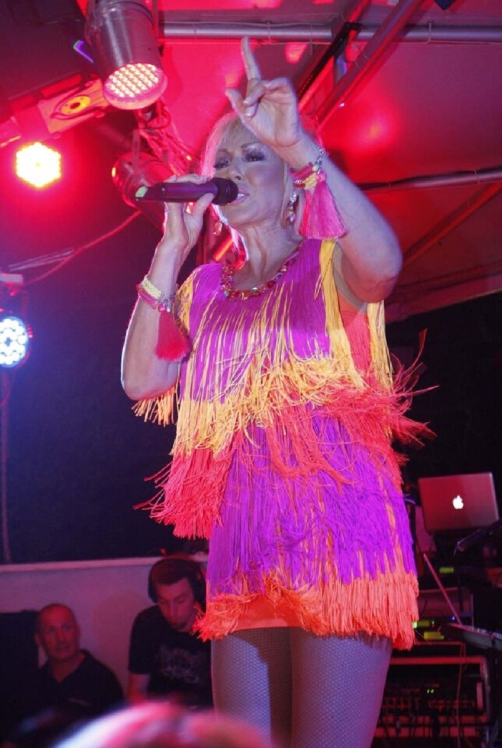 Lepa Brena zapalila Makarsku! (FOTO)