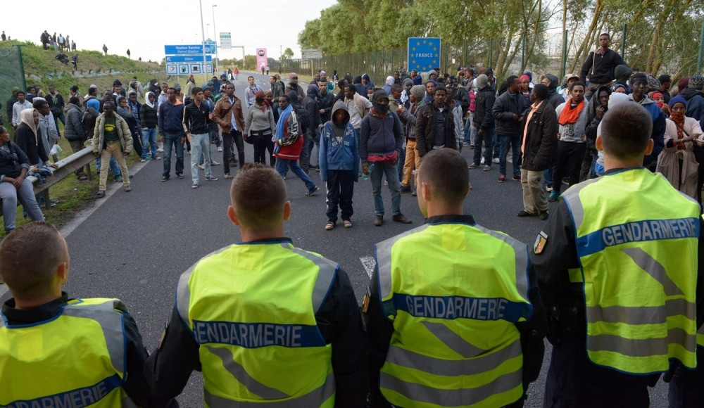 Interventna suzavcem na imigrante!