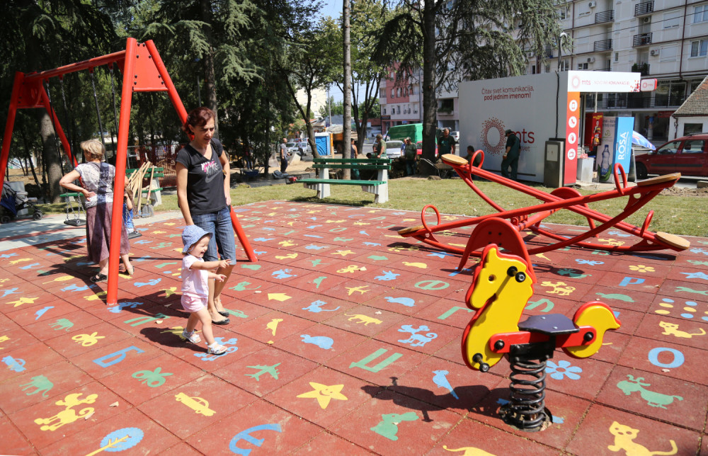 Slovne greške na dečijem igralištu (FOTO)