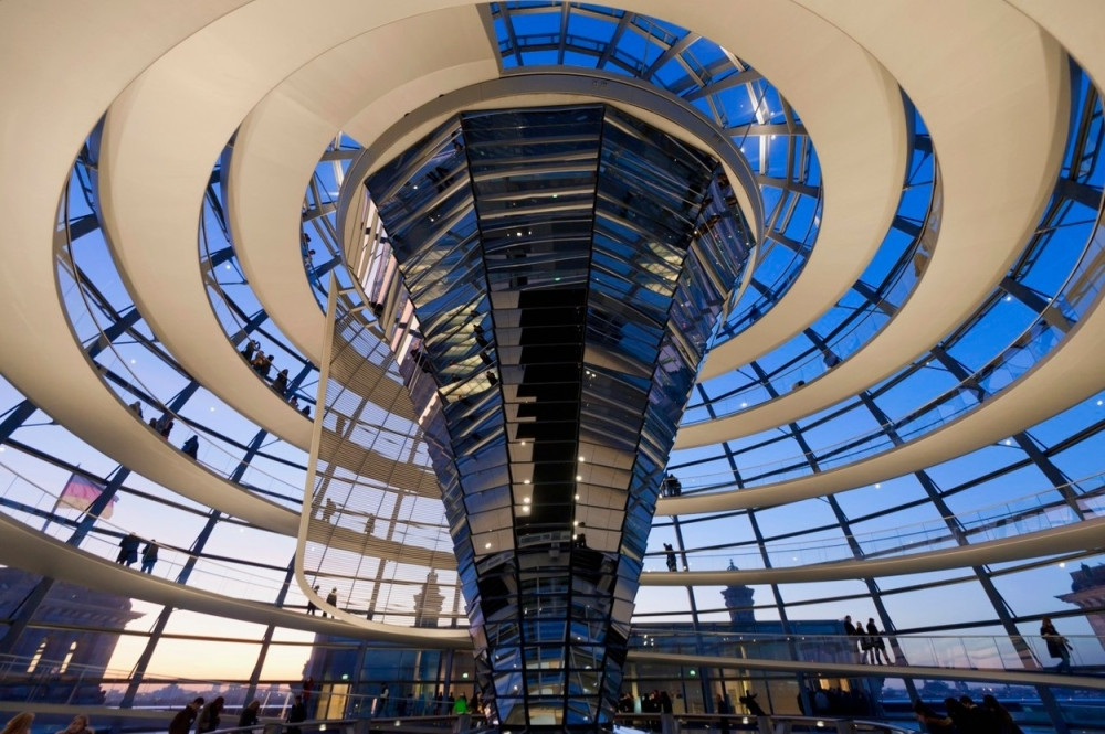 Zatvorena staklena kupola Rajhstaga!