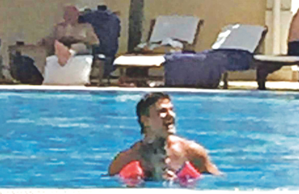 Jestrović uči sina da pliva!