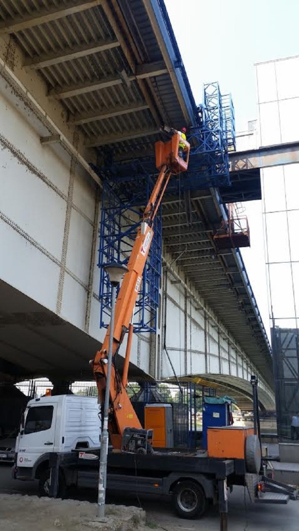 Sanirana šteta na osvetljenju na Brankovom mostu
