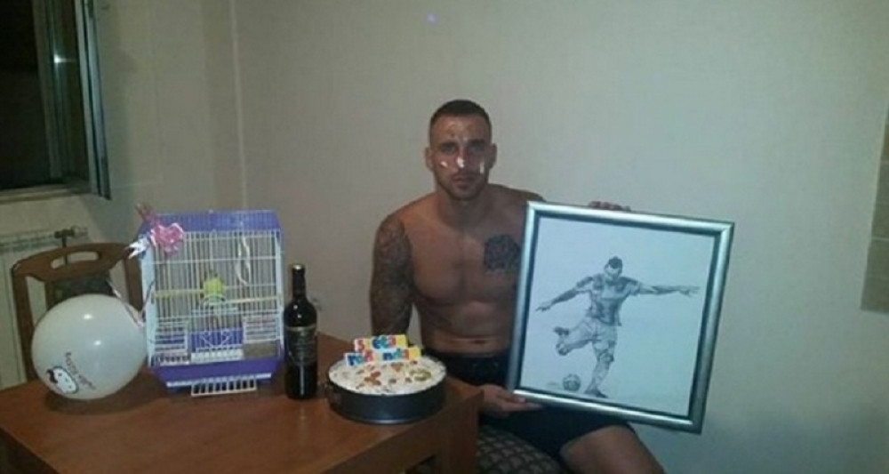 Orlandić dobio papagaja za rođendan (FOTO)