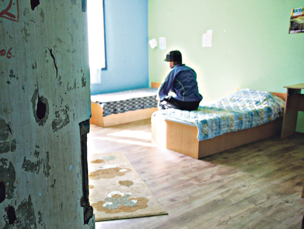 Dvojicu silovatelja sud vratio u sobu kod žrtve!