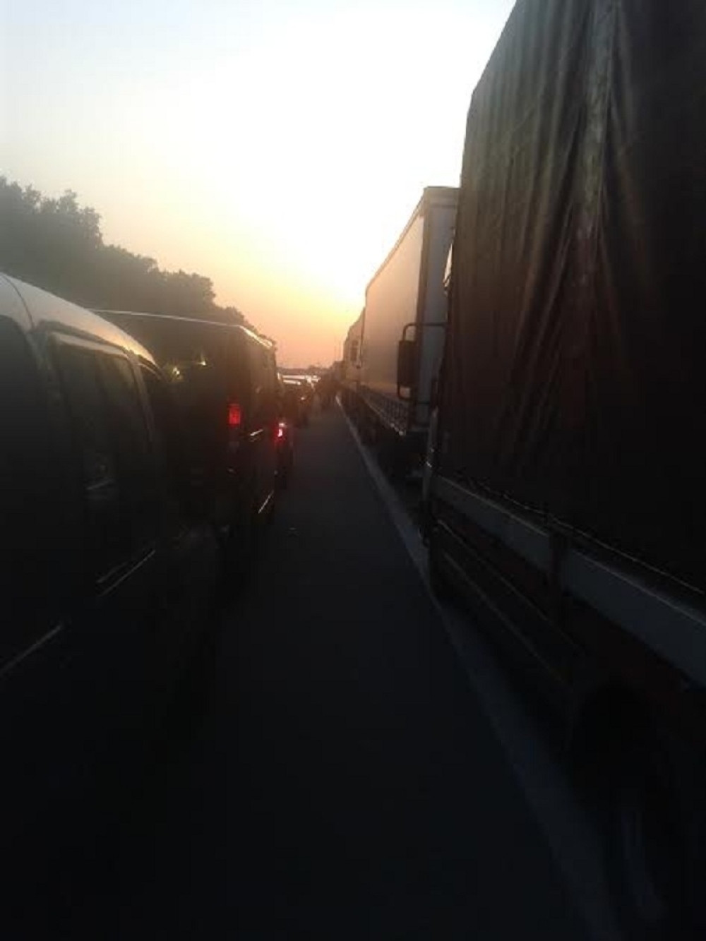 Kilometarska kolona na uključenju na auto-put