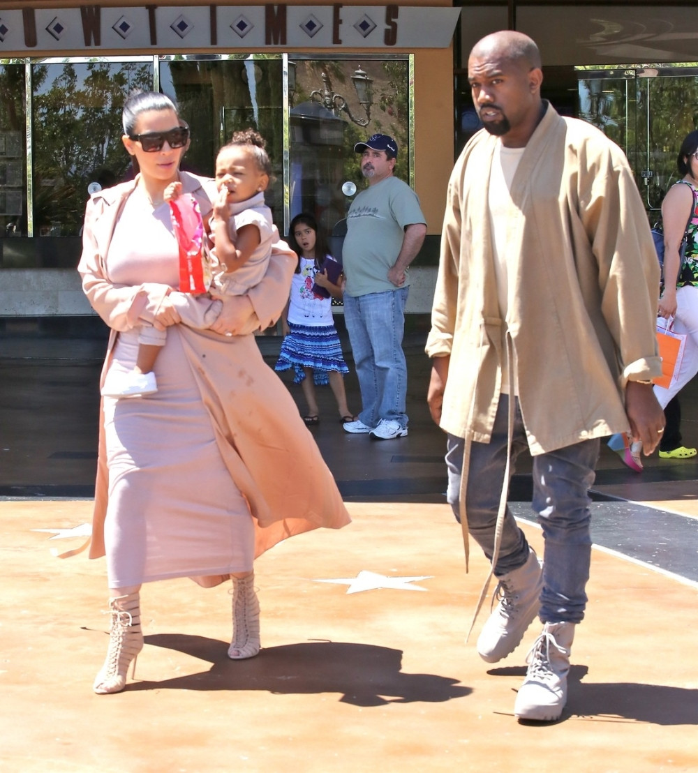 Porodila se Kim Kardašijan