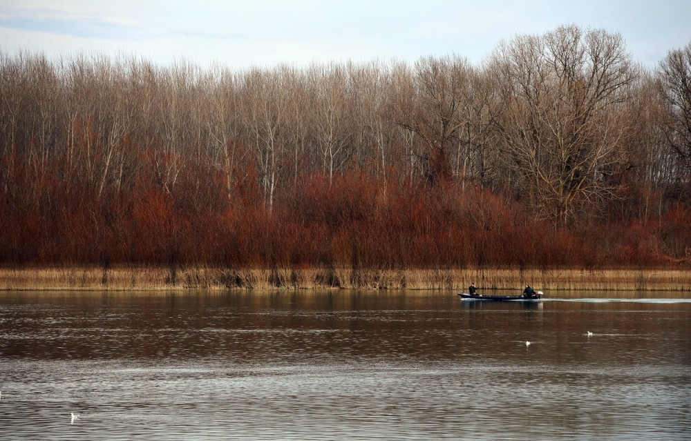 Ronioci pronašli samo OPANAK utopljenika, ćerkica sa obale kroz jecaje DOZIVALA OCA!