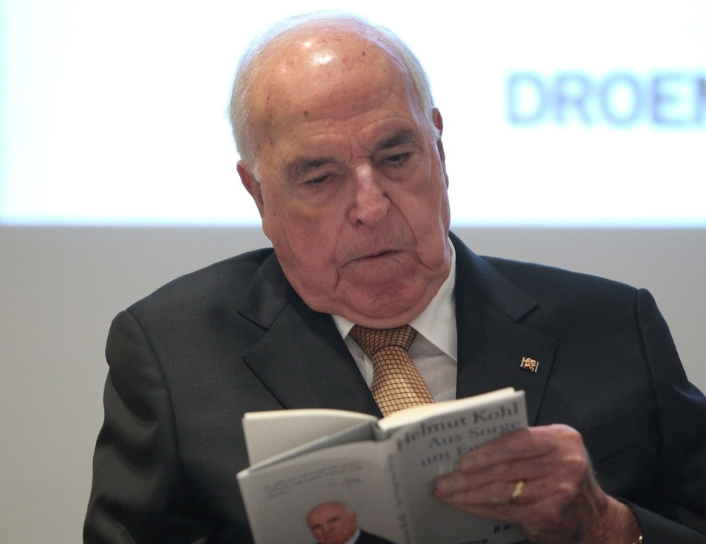 Umro bivši kancelar Nemačke! (FOTO)