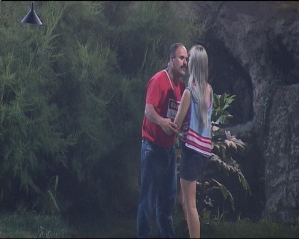 Zmaj želi seks sa Dajmond!