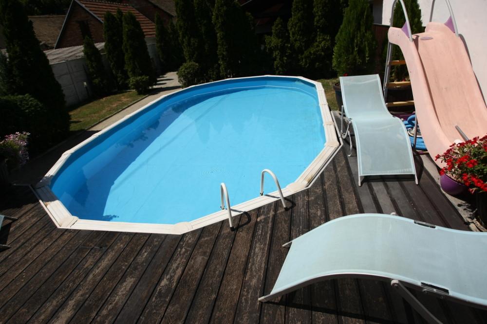 Brčkali se u bazenu, a onda im se zgadio život!