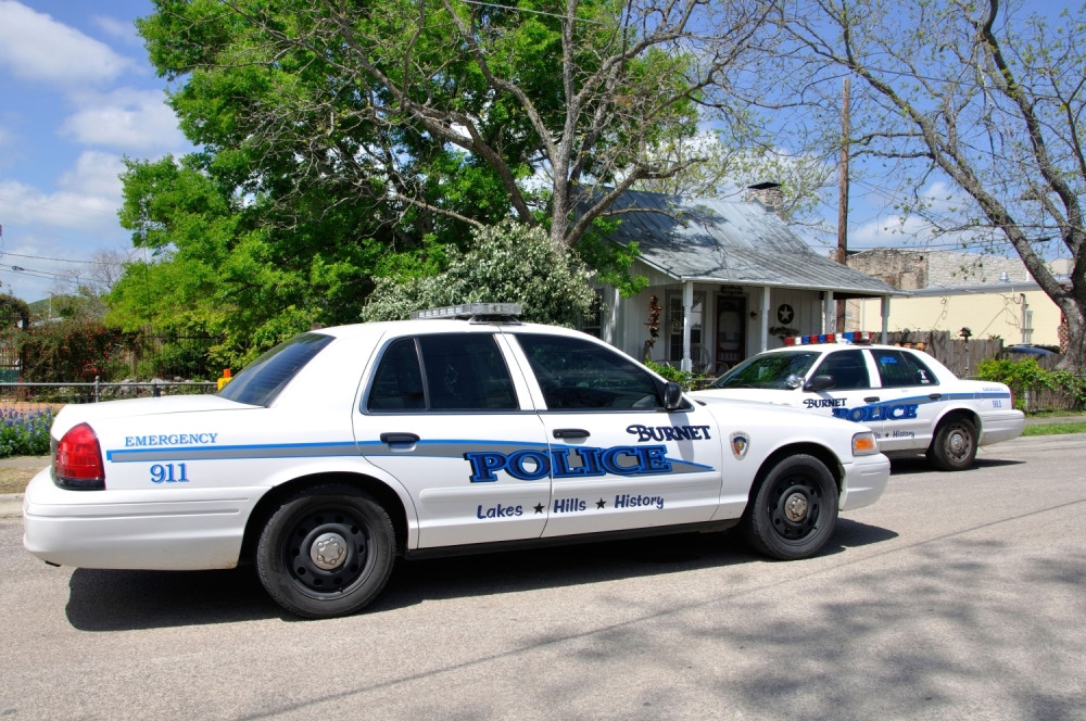 Bliznakinje su se fotografisale NASMEJANE sa prijateljima, a onda se za manje od dva sata desilo NAJGORE (FOTO)