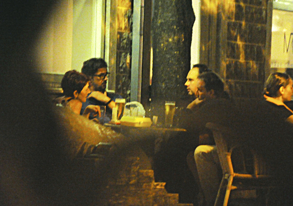 PAPARAZZO ~ Dok Vojin cirka, Sloboda čuva decu!