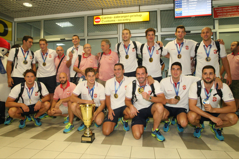 Srpski sportisti doniraju opremu i dresove