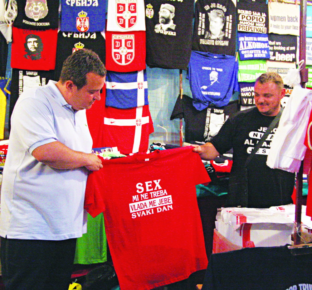 Dačić pazario seksi majicu!