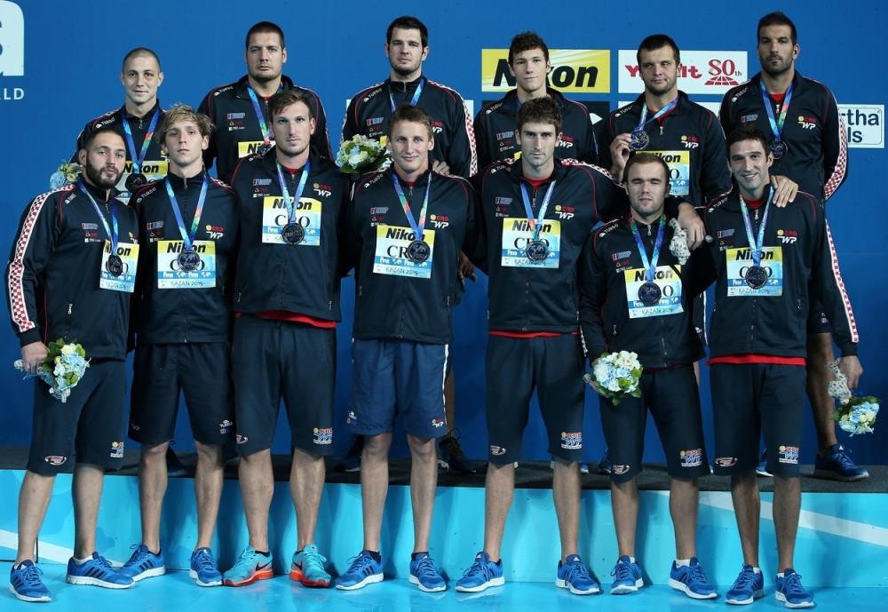 Hrvatski vaterpolisti zbog kvara prenoćili na aerodromu!