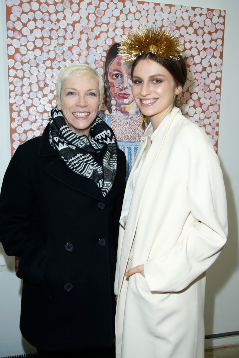 Ćerka Eni Lenoks jedva preživela - i dalje se traga za njenim dečkom!