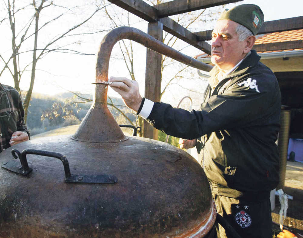 Kako će predsednik podneti brisanje rakije iz zakonika?