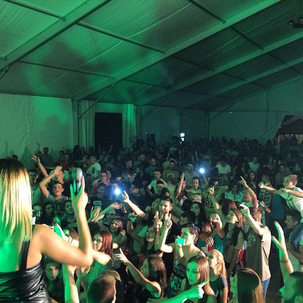 Mima u Hrvatskoj pevala pesmu "Beograd" zbog naših vaterpolista! (FOTO + VIDEO)