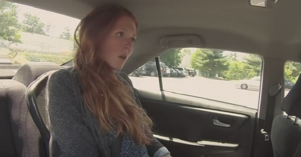 Evo šta se dogodi kada ostavite decu u automobilu (VIDEO)