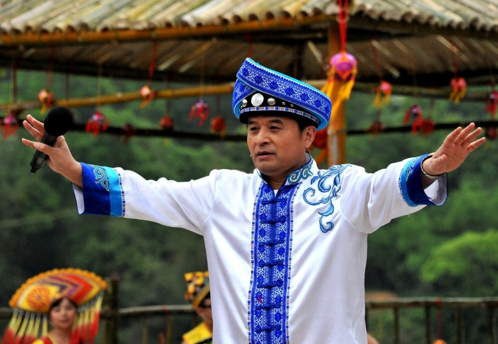 TV voditelj kažnjen zbog ismevanja Mao Cedunga!