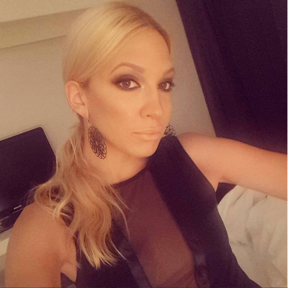 Otpevala Kingsliju “Jutros mi je ruža procvetala” (FOTO)