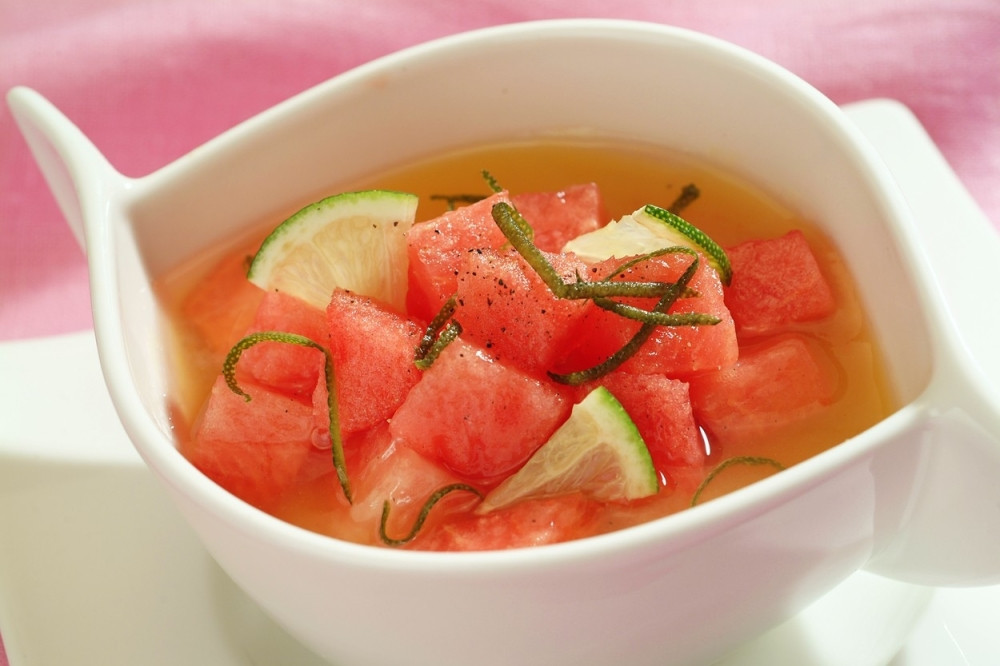 Ovako se pravi supa od lubenice!