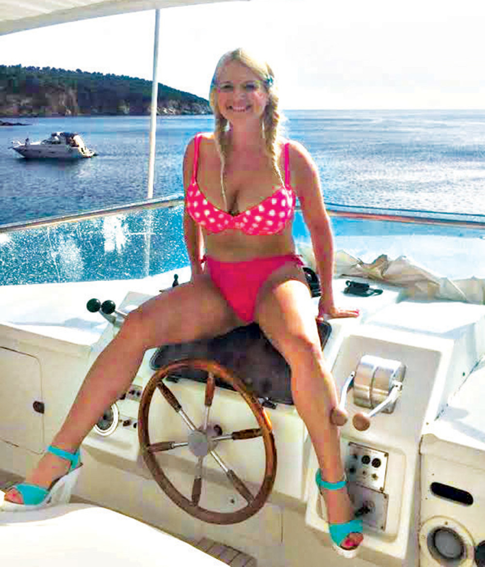 Maja zajahala kormilo!