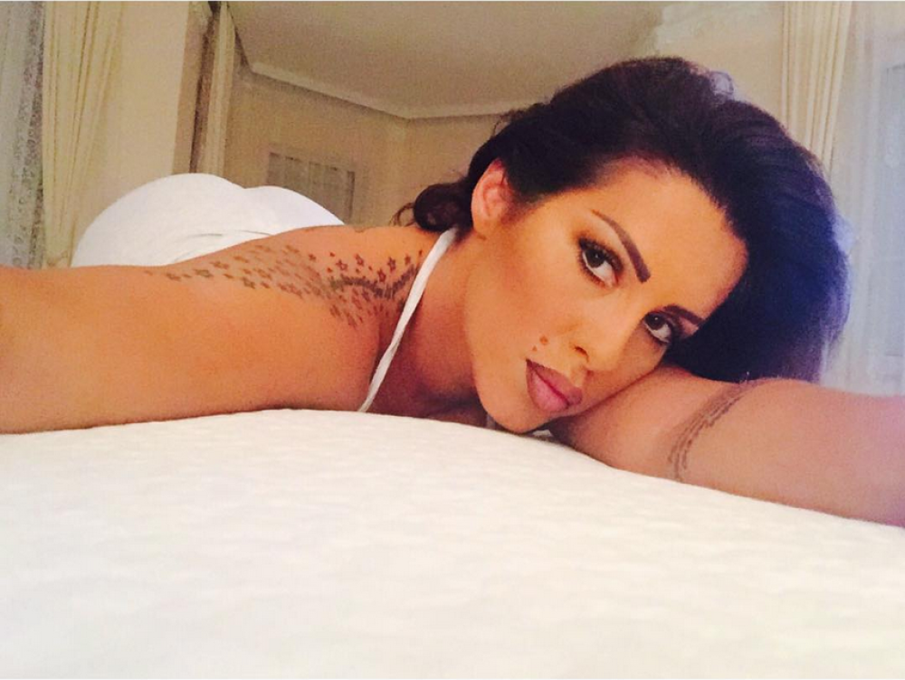 Seka zapalila internet fotkom iz kade! (FOTO)