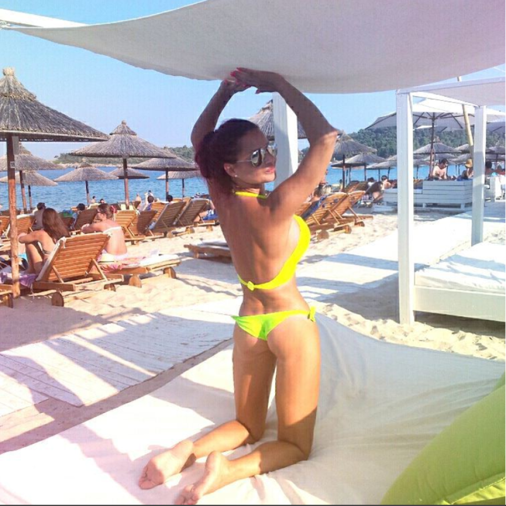 I Tina guzu za pokazivanje ima!