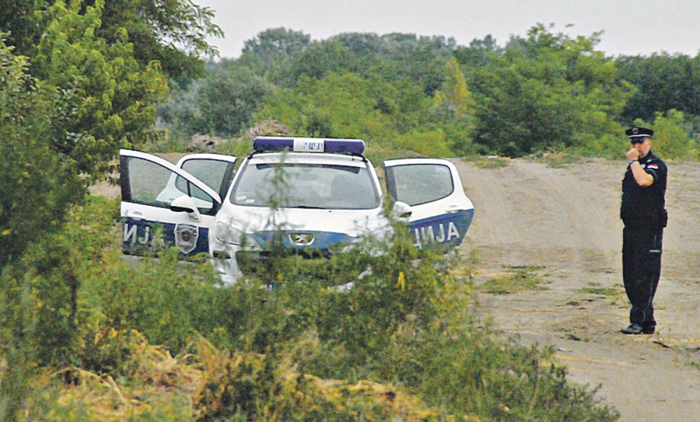 Policija kod Žitišta zaustavila 14 migranata