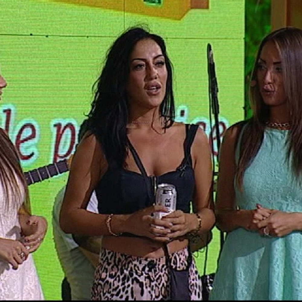 Kobra skidala dlake sa stomaka! (FOTO)