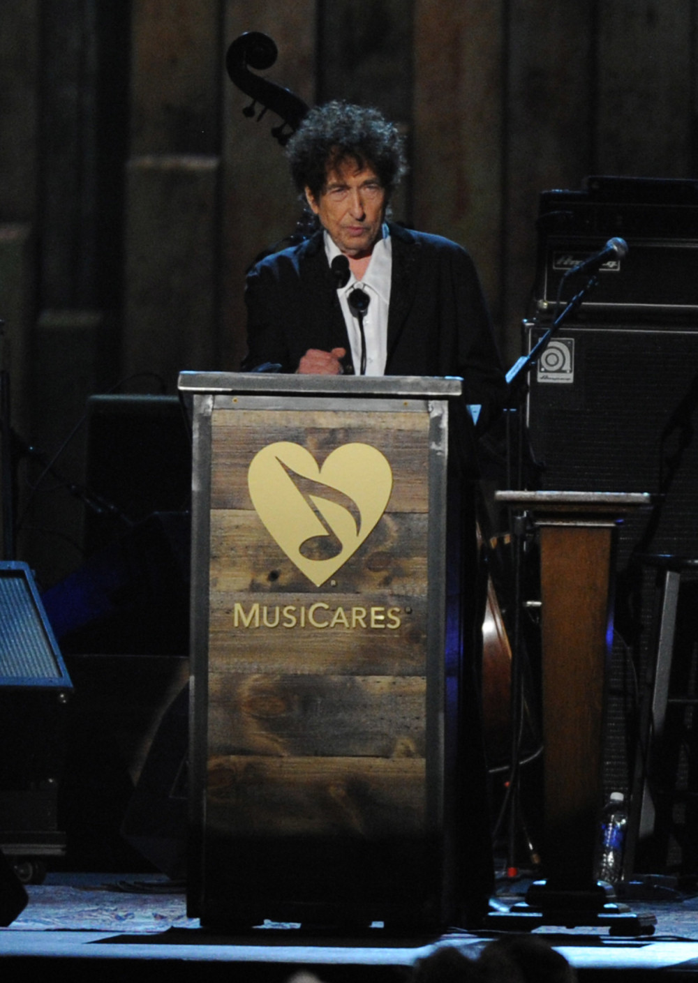 Bob Dilan u petak izdaje 37. album