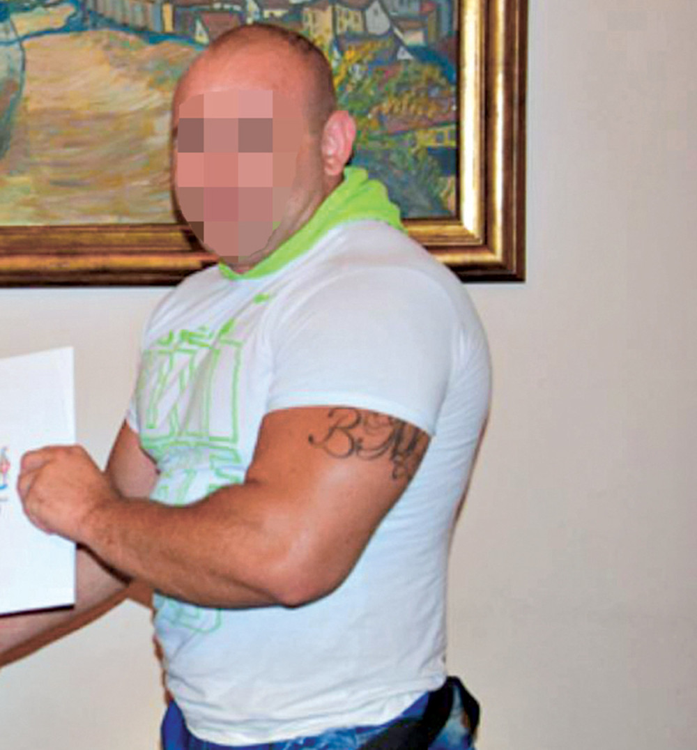 Bivši policajac u kućnom pritvoru  silovao devojku?!