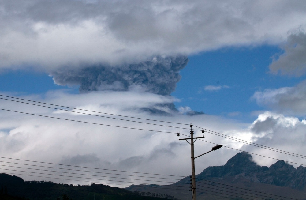 Vulkan Kotopaksi ponovo preti (FOTO)
