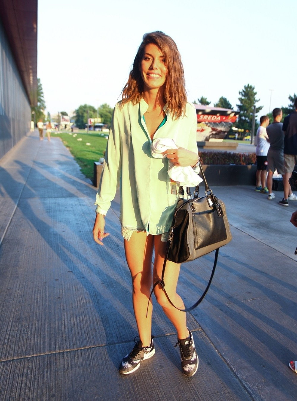 Tamari i Petru zatvorili kafić!