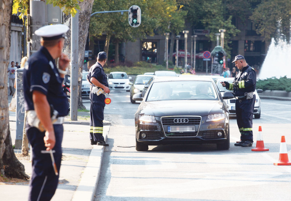 Od ovoga podilaze žmarci. Tragedija za tragedijom! Poginuo muškarac (82) na putu! JEZIVE OKOLNOSTI. Na isti način stradalo još dvoje ljudi!