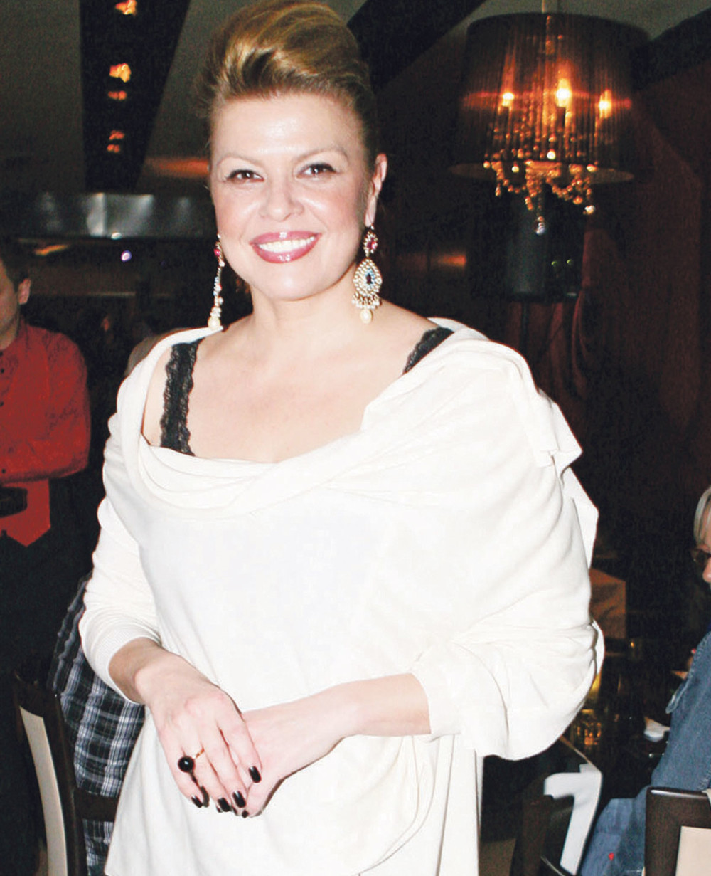 Glumica Mia Begović udarala policajce i nazivala ih "Srbima"