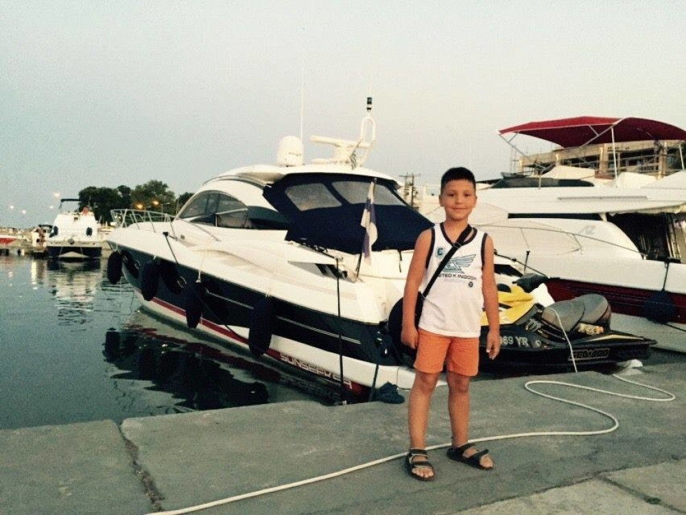 Mali Pavle nosio masku da ga ne bi prepoznali