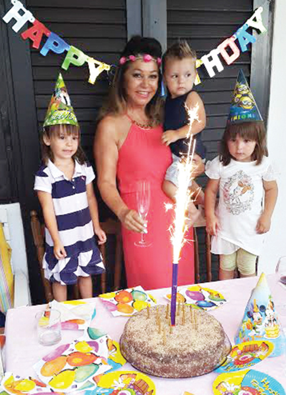 Neda s unucima slavila rođendan