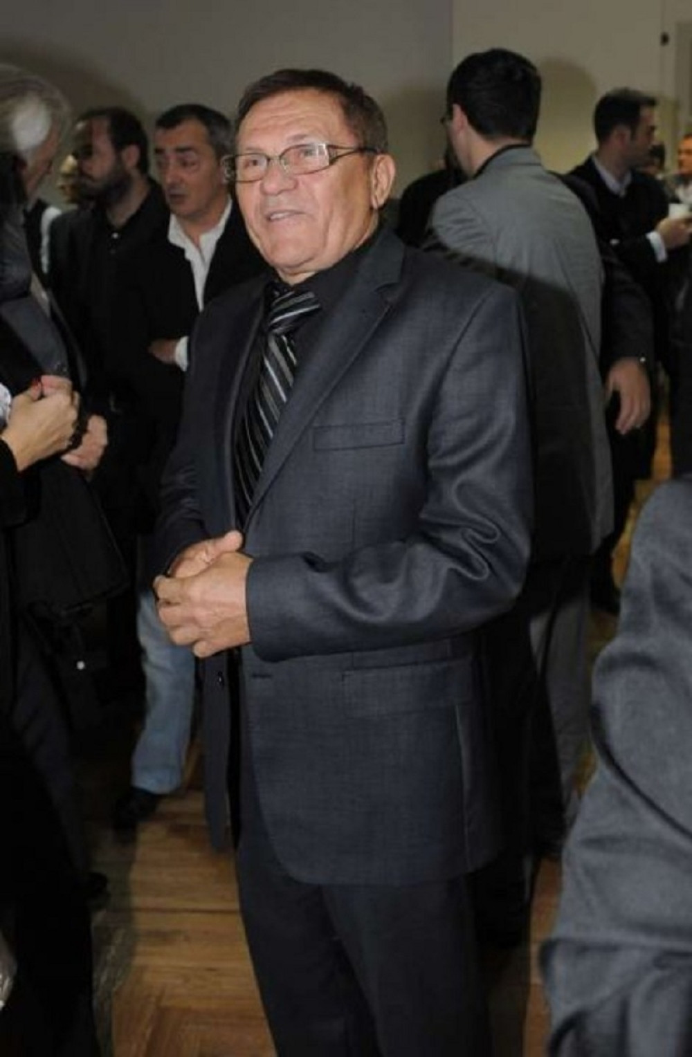 Bojanić uslikan go sa nepoznatom ženom (FOTO)