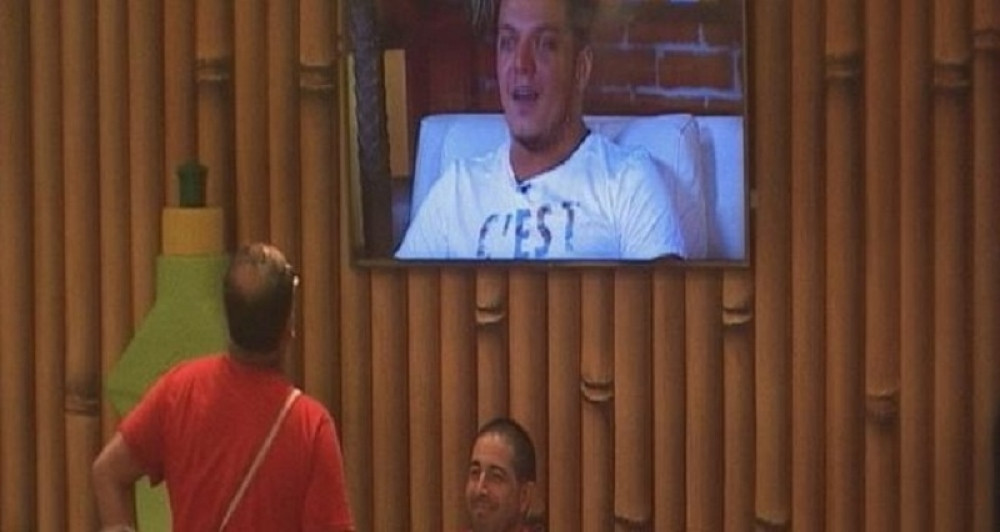 Zmaj:Trošiš moje pare, mišu!