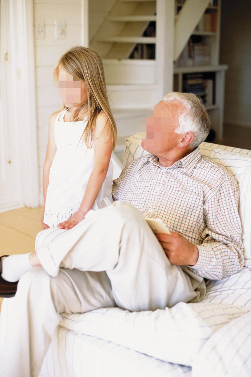 Pipkao devojčicu (13) pred njenim roditeljima!