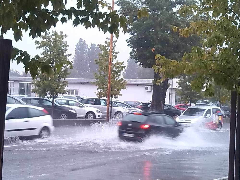 Beograd zahvatilo jako nevreme (VIDEO)