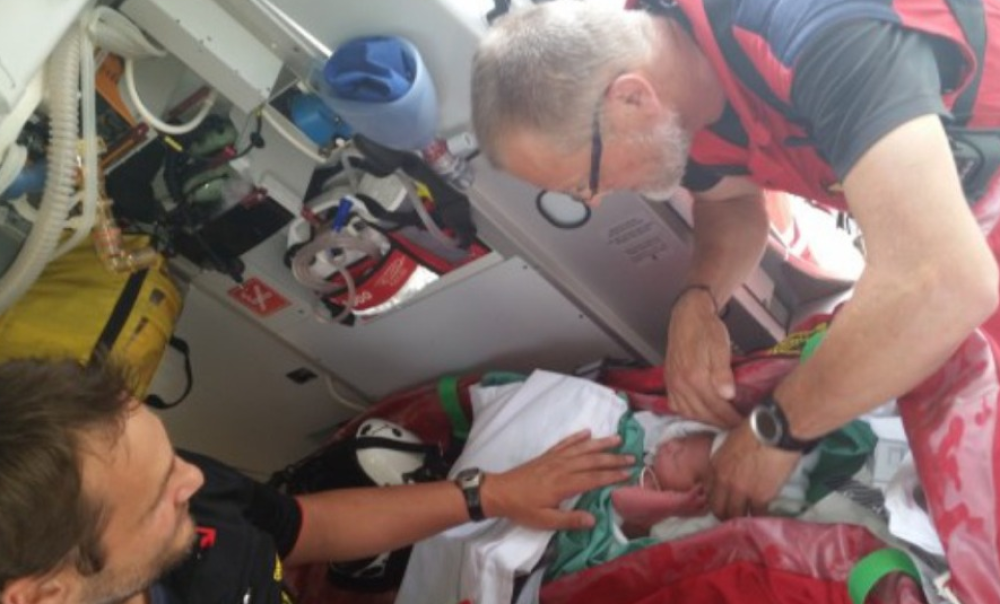 Beba nađena u potoku dobila ime po spasiocima! (FOTO)