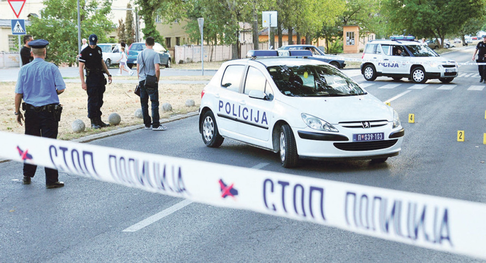 Upucan dok je izlazio iz taksija