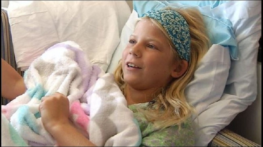 Ugrizla je ajkula pa se vratila da spase drugaricu!