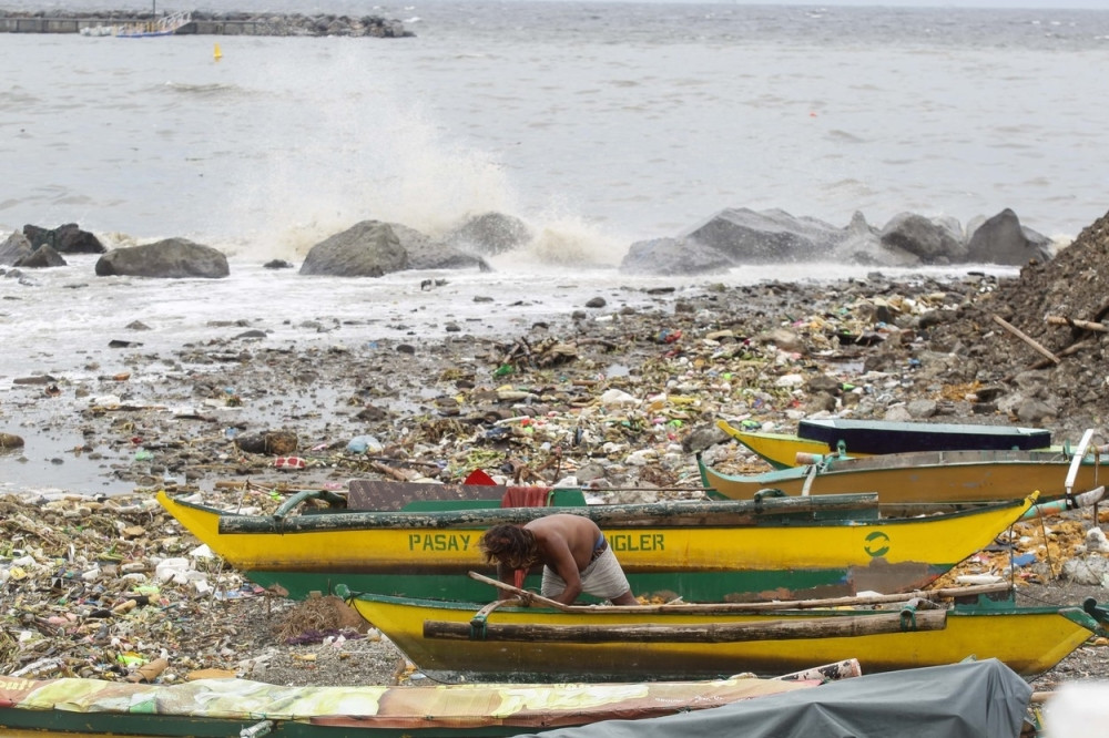 Tajfun ,,Goni" odneo devet života (FOTO)