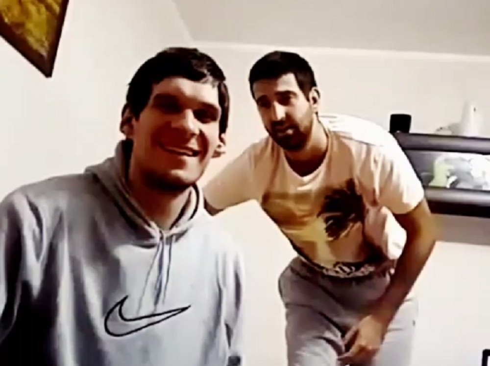 Bobi “ne veruje u ljubav na prvi pogled” (VIDEO)