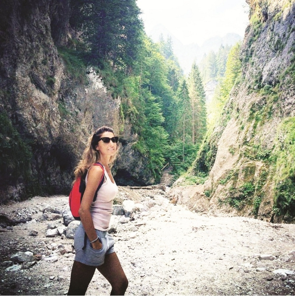 Sanja sa porodicom na planinarenju (FOTO)