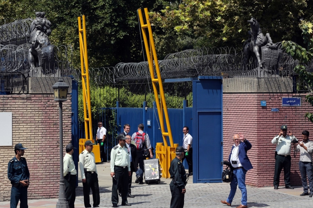 Otvorena britanska ambasada u Teheranu!